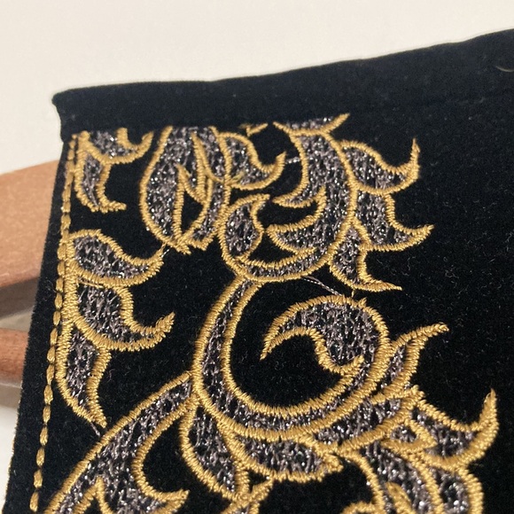 Vintage Vest Womens Small Medium Black Velvet Gold Embroidered Baroque Goth 90s - Picture 5 of 11